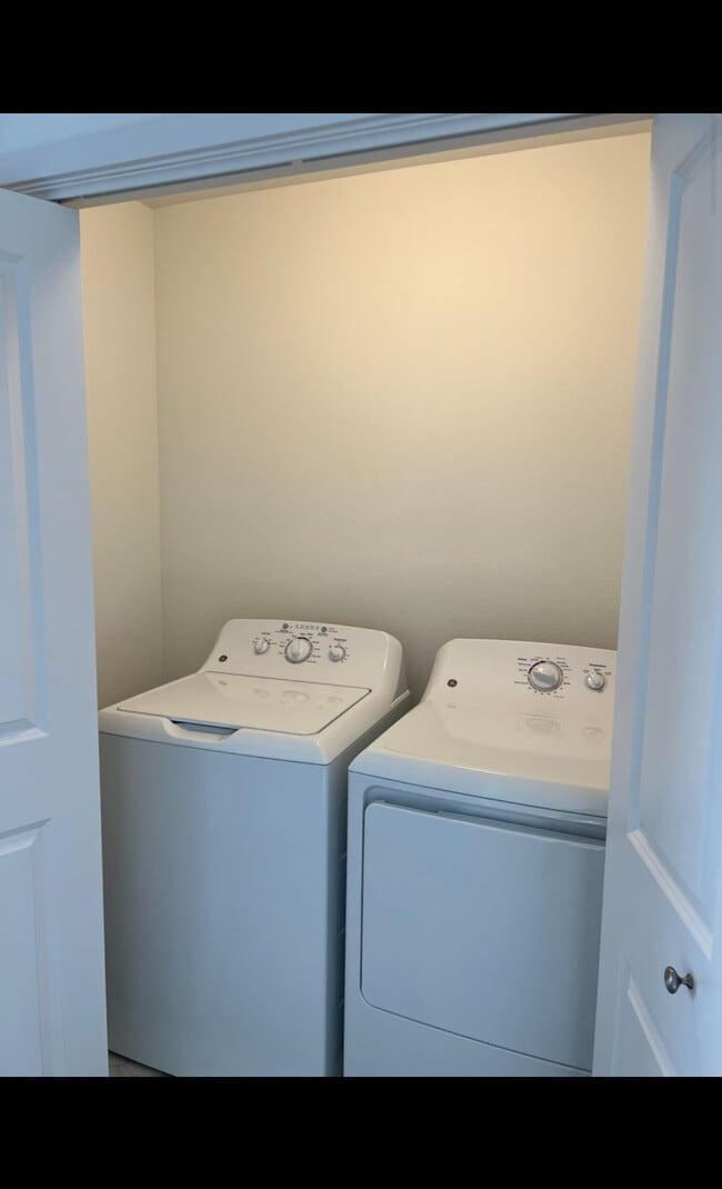 Building Photo - 4951 37th Ave S