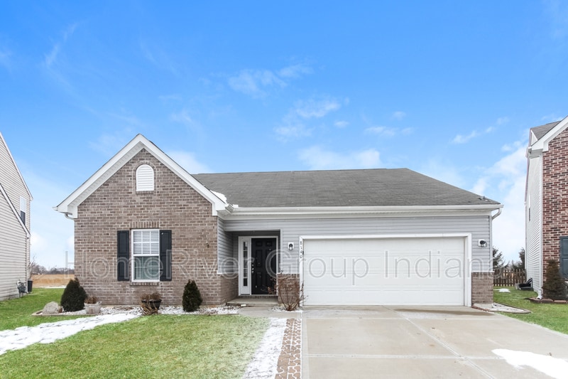8140 Wheatfield Ct, Indianapolis, IN 46113 House Rental in