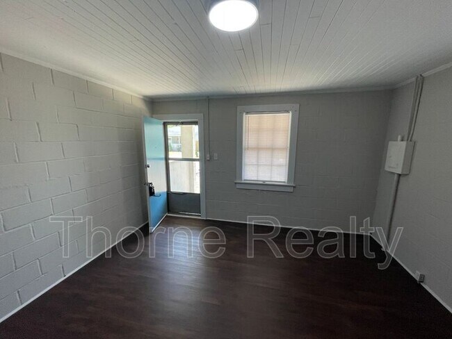 Building Photo - 505 New Bern St SE