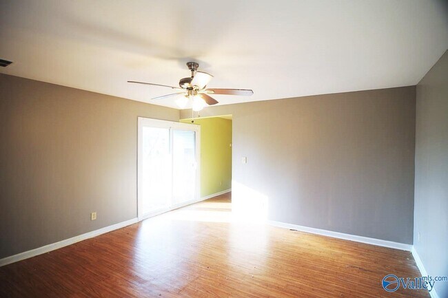Foto del edificio - 9016 Mahogany Row SE