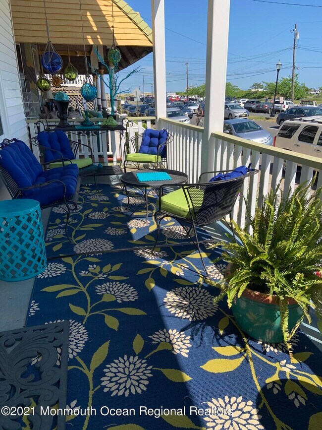 Building Photo - 33 Broadway