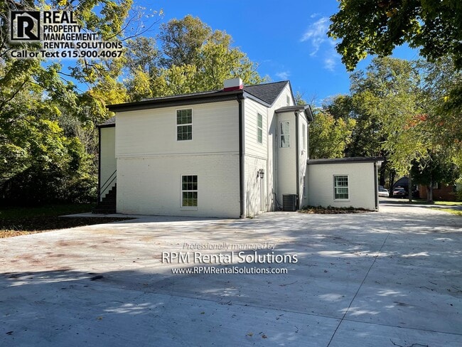 Building Photo - 605 Fairview Ave