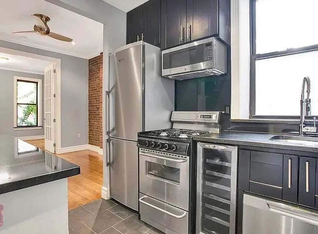 Building Photo - 248 Mott St
