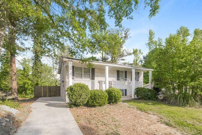 Building Photo - 2865 Spruce Point Rd