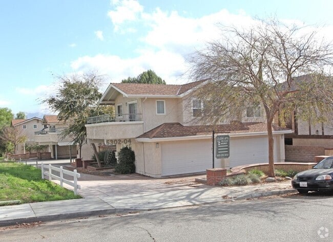 Building Photo - 5302 Colodny Ave