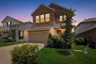 Building Photo - 2046 Flametree Ave