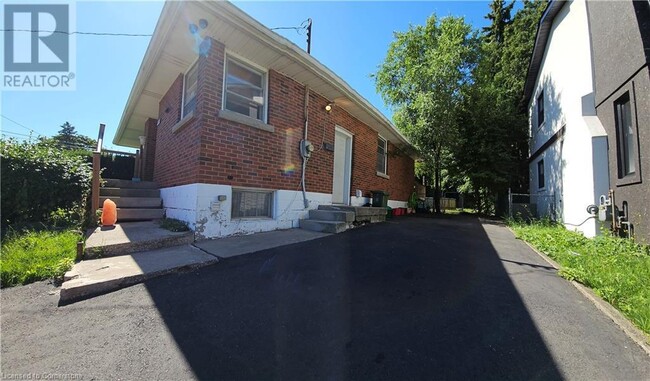 Building Photo - 327 Sanatorium Rd