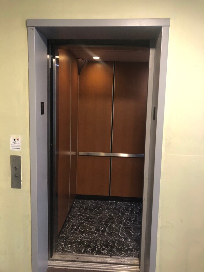Foto del edificio - 370 S 4th St