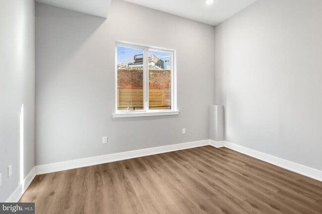 Foto del edificio - 2119 N Front St