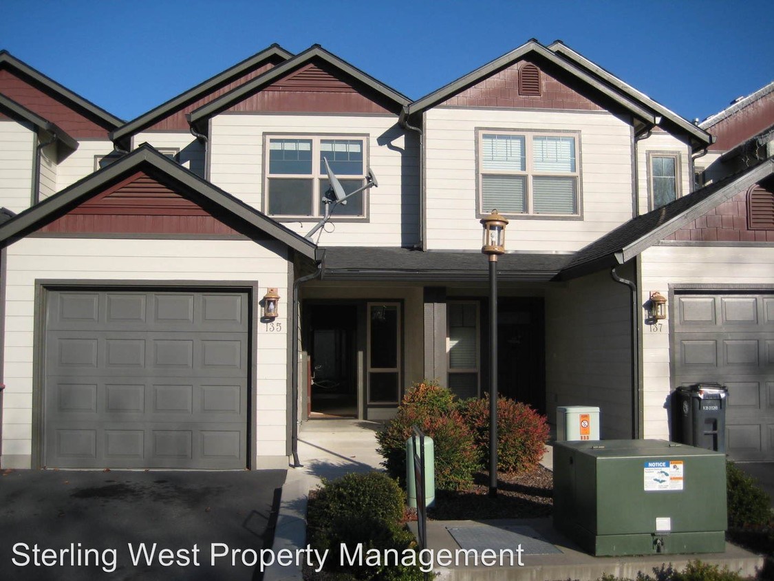 Primary Photo - 2 br, 2.5 bath House - 135 Casey Way