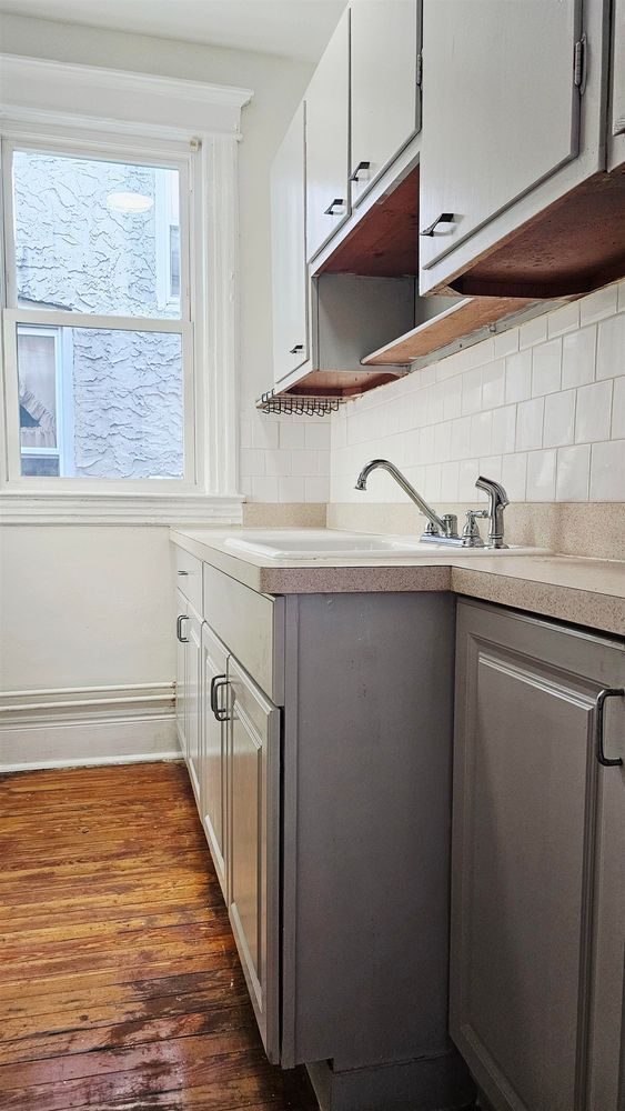 Building Photo - 561 Avenue A