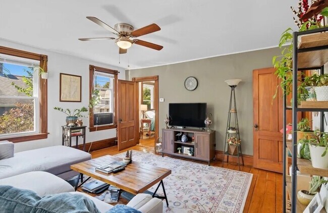 Foto del edificio - 62 Maple St