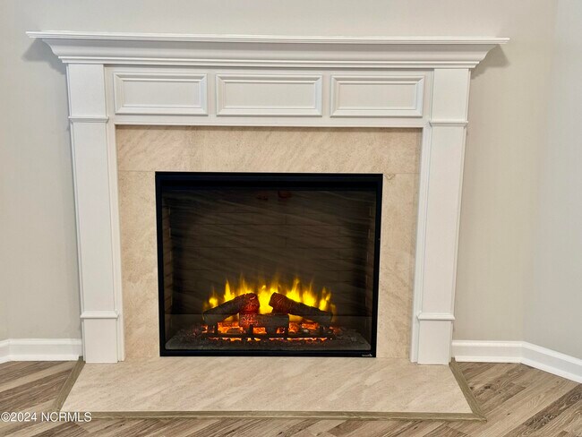 Building Photo - 720 Oleander Dr