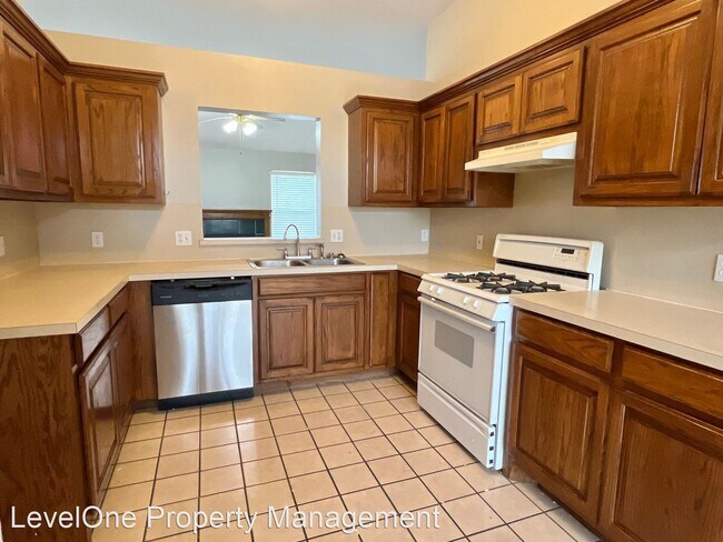 Building Photo - 3 br, 2 bath House - 1701 Brittany Lane