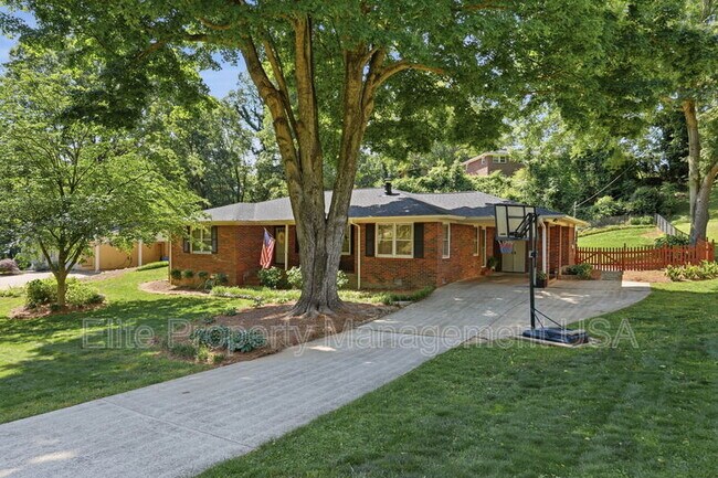 Foto del edificio - 1338 Northwood Cir NE