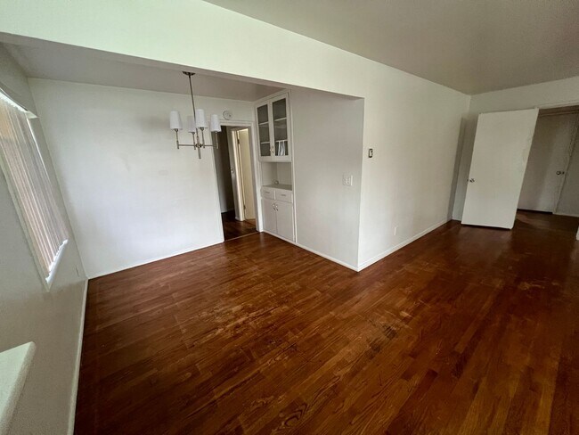 Building Photo - Spacious house near LLU