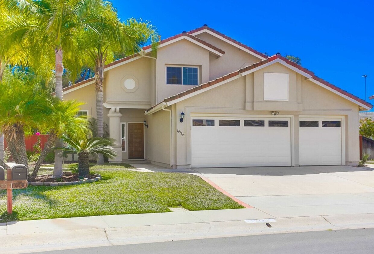 Foto principal - Stunning 4 Bed, 3 Bath Home on Cul-de-Sac ...