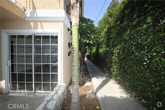 Building Photo - 10420 Bogardus Ave