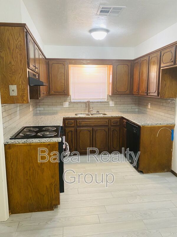 Foto del edificio - 305 S Fifth Street