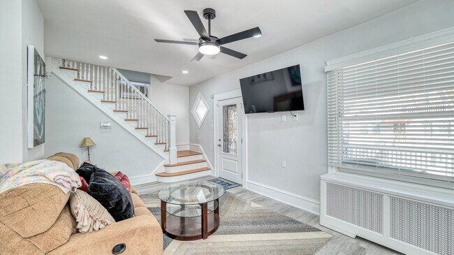 Building Photo - 8 N Nashville Ave