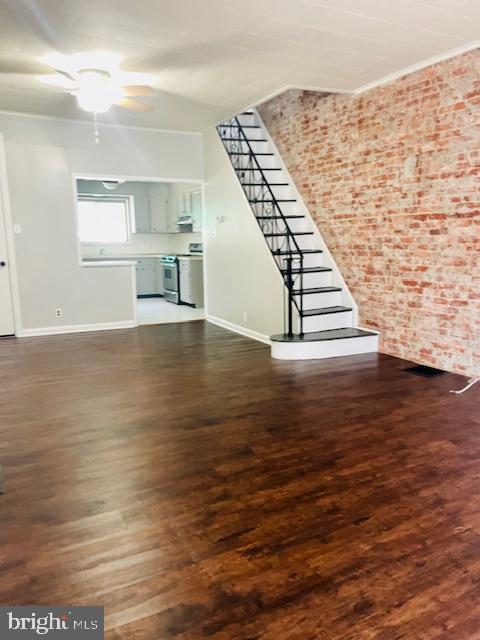 Building Photo - 2140 S Iseminger St