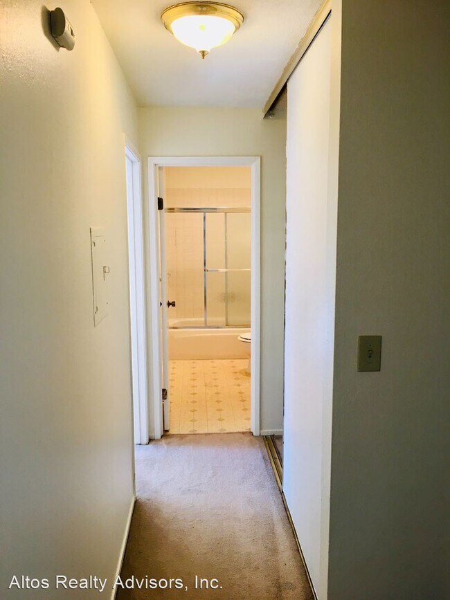Building Photo - 2 br, 1 bath House - 940 Kiely Boulevard #F