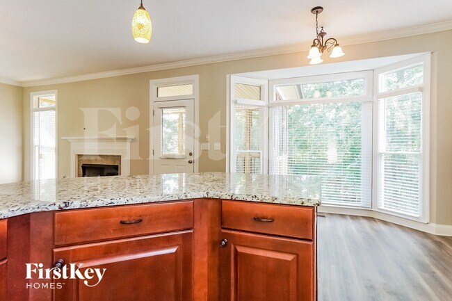 Foto del edificio - 2026 Laurel Lakes Ln