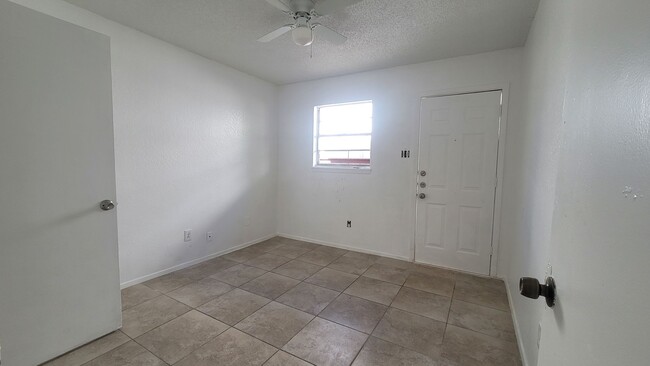 Foto del edificio - 1613 38th St