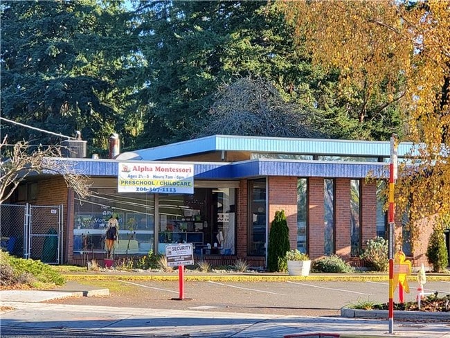 Building Photo - 146 N 144th St