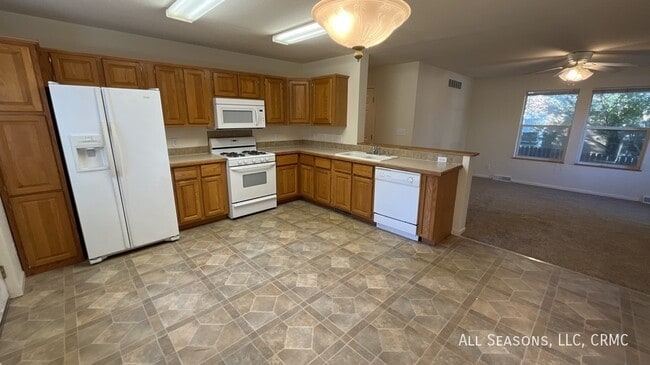 Foto del edificio - 616 N Spruce St