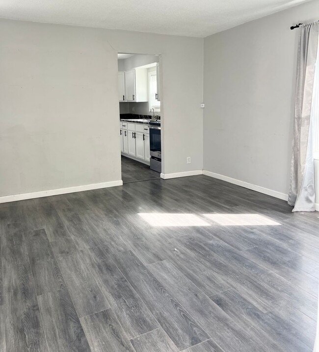 Building Photo - MOVE IN NOW & SAVE BIG! GET 1/2 OFF SEPTEM...
