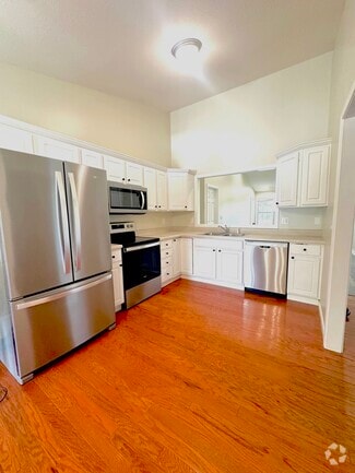Building Photo - 824 Sedgegrass Dr