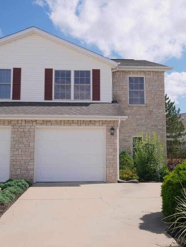 Primary Photo - 2628 E Oaklawn Ct