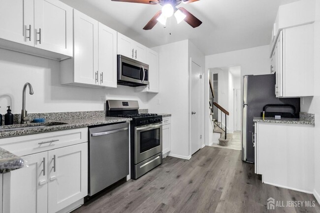 Building Photo - 115 Aspen Dr