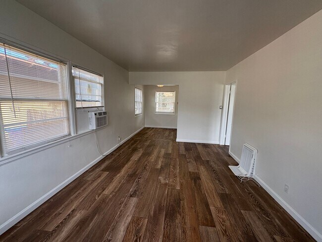 Foto del edificio - 441-443 W. McKinley Ave