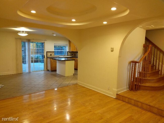 Foto del edificio - 6 br, 3.5 bath House - 1421 Joe Dimaggio Ct
