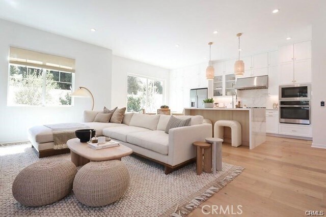 Building Photo - 11 Miren Pl