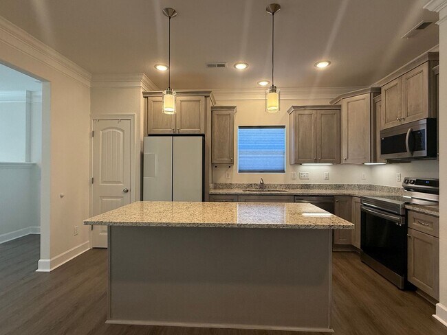 Foto del edificio - Like New Norfolk Single Family Home