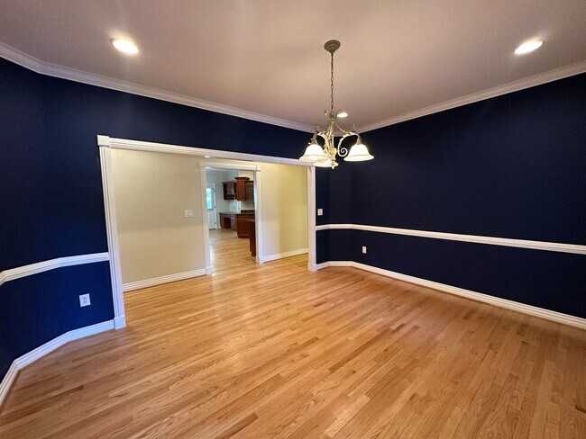 Foto del edificio - 5 Bedroom/3.5 Bath Long Term Rental in Martin's Point
