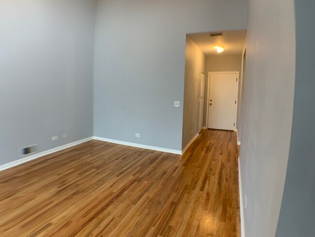 Building Photo - 4545 S Drexel Blvd
