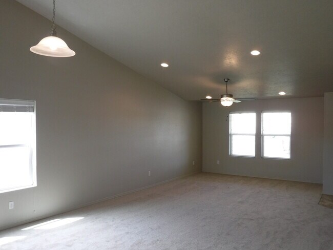Foto del edificio - Beautiful new 3 bed 2 bath home in a quiet Star neighborhood.