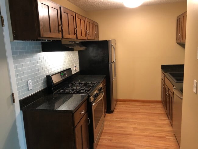 Building Photo - 1601 N Innsbruck Dr