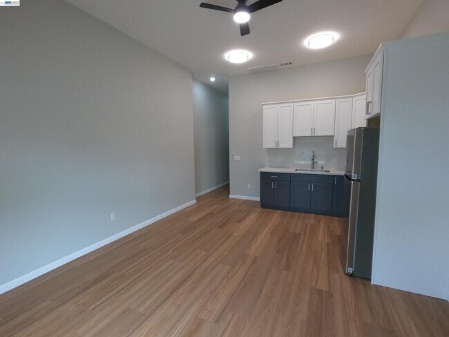 Foto del edificio - 720 Foothill Blvd