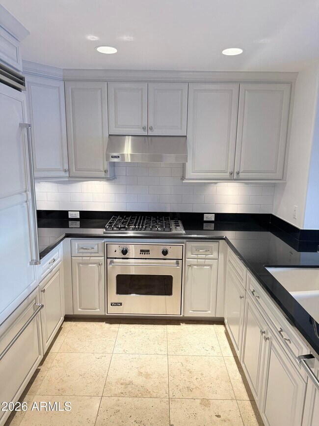 Foto del edificio - 7181 E Camelback Rd