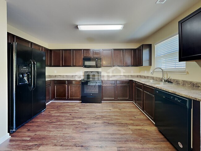 Building Photo - 145 Mount Olivet Dr