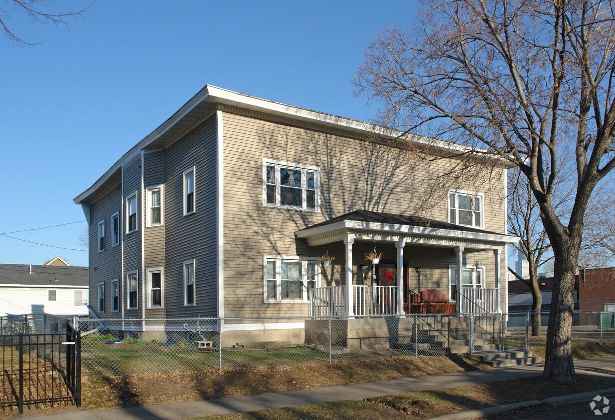 Primary Photo - 2100 14th Ave S