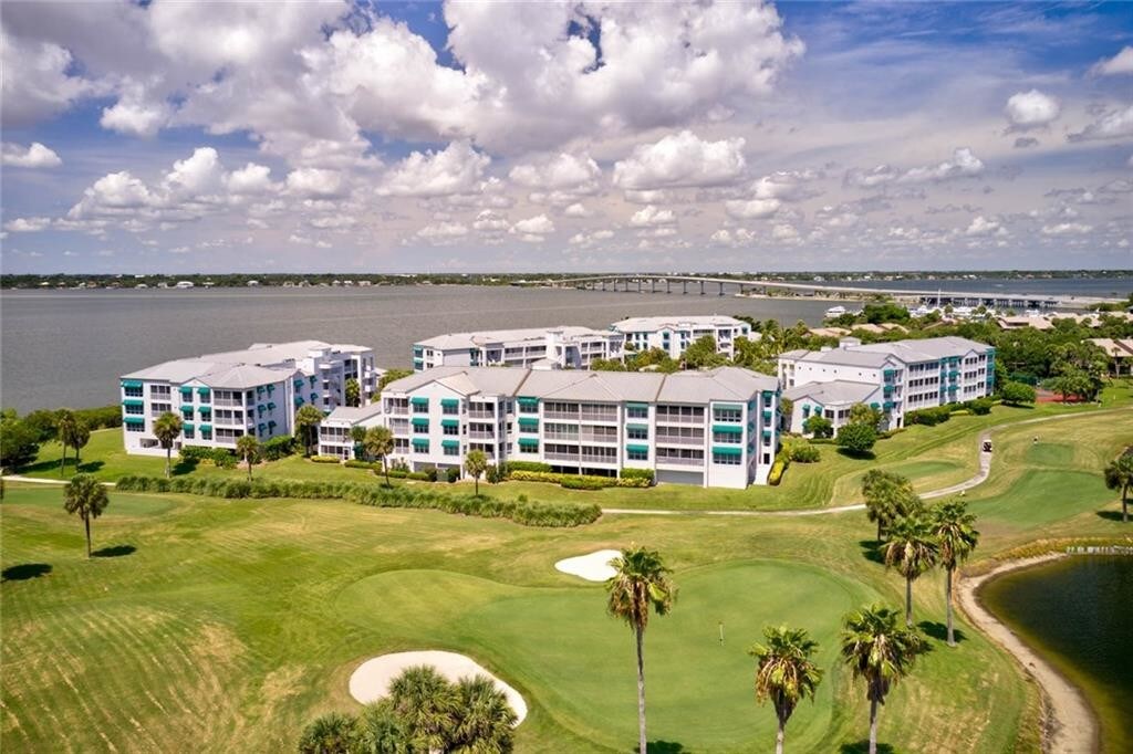 Foto principal - 145 NE Edgewater Dr