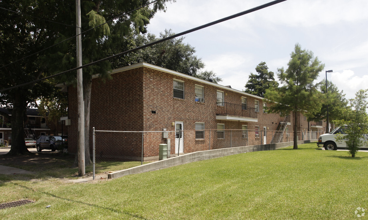 Building Photo - Malcom Kenner Apartments