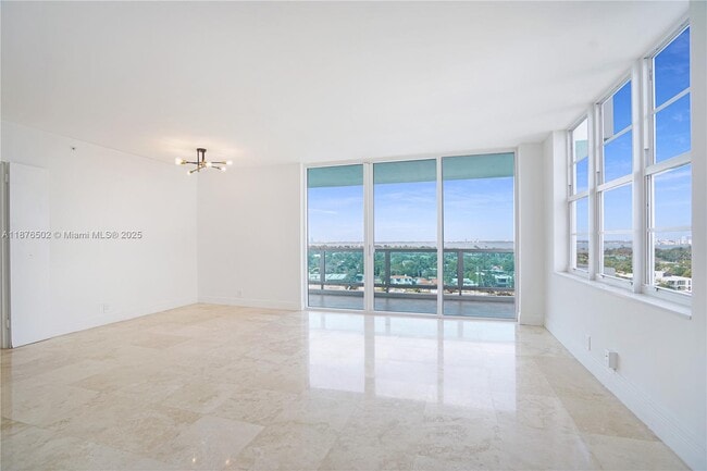 Building Photo - 5101 Collins Ave