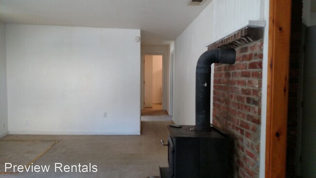 Building Photo - 4 br, 1 bath House - 59751 SR 20